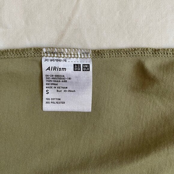 Uniqlo AIRism Cotton T-Shirt in Green - Picture 5 of 8